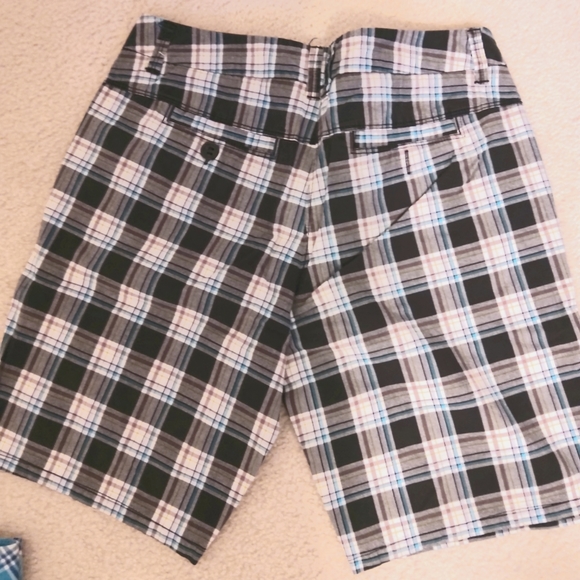 NEW YORK CO BUNDLE SHORTS 8 - Picture 3 of 11